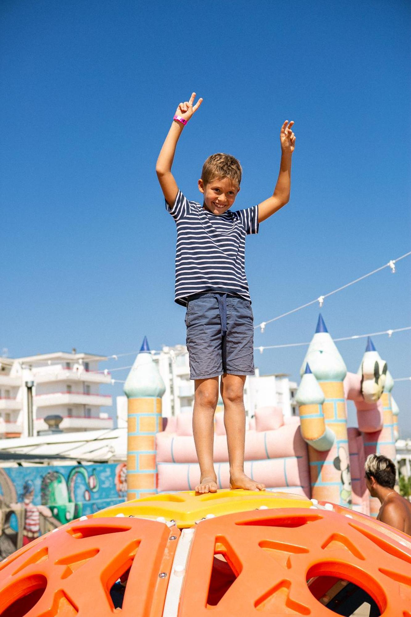 Bikini Tropicana Family Hotel リド・ディ・サヴィオ エクステリア 写真